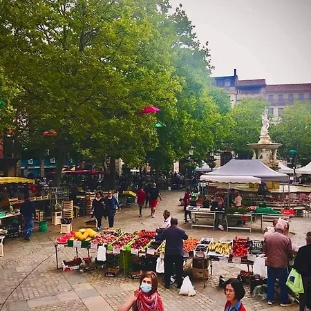 Daire Bel Avec Cour Au Coeur De La Bastide *